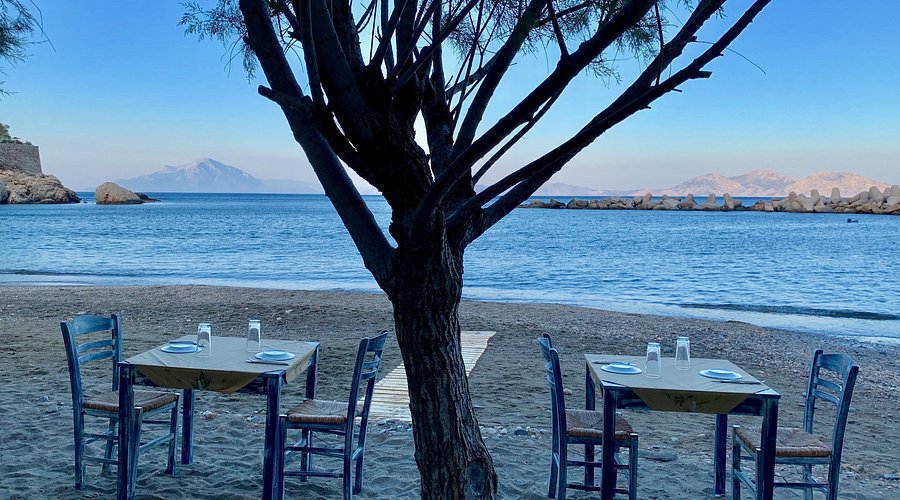 Nadmorska restauracja na Ikarii